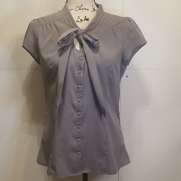 Banana Republic Tops - Banana Republic Button Up Tie Top Blouse